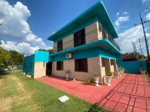 Casa de dos plantas en venta 